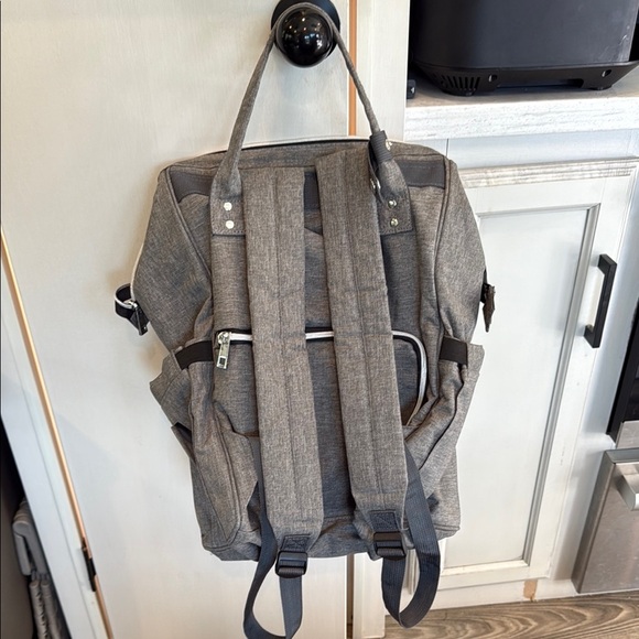 NWOT Keababies Gray Canvas Backpack with Leather Patch for babies / or all - Picture 5 of 7